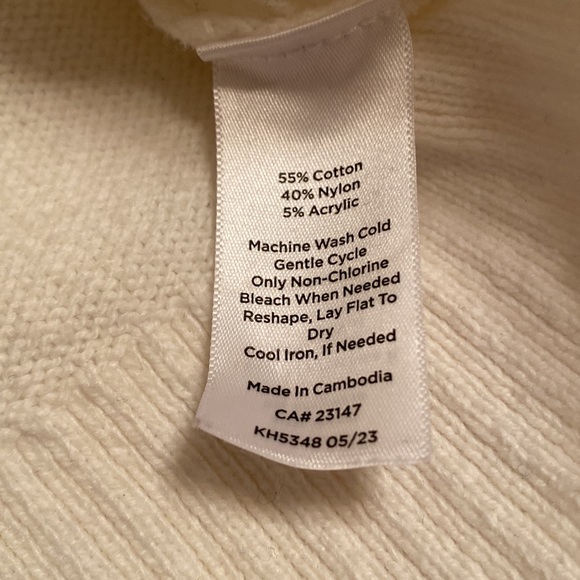 Sweater - Picture 5 of 6